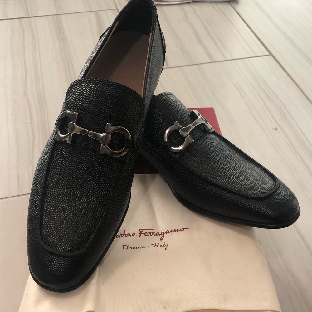 Ferragamo Gancini Loafers 9.5 D